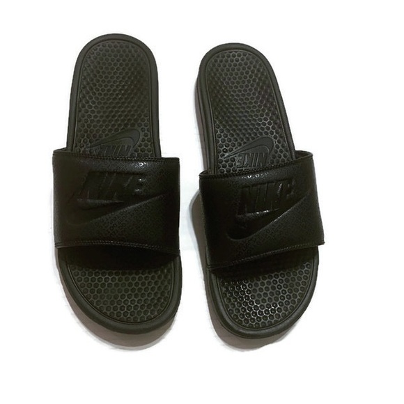 nike benassi slides all black